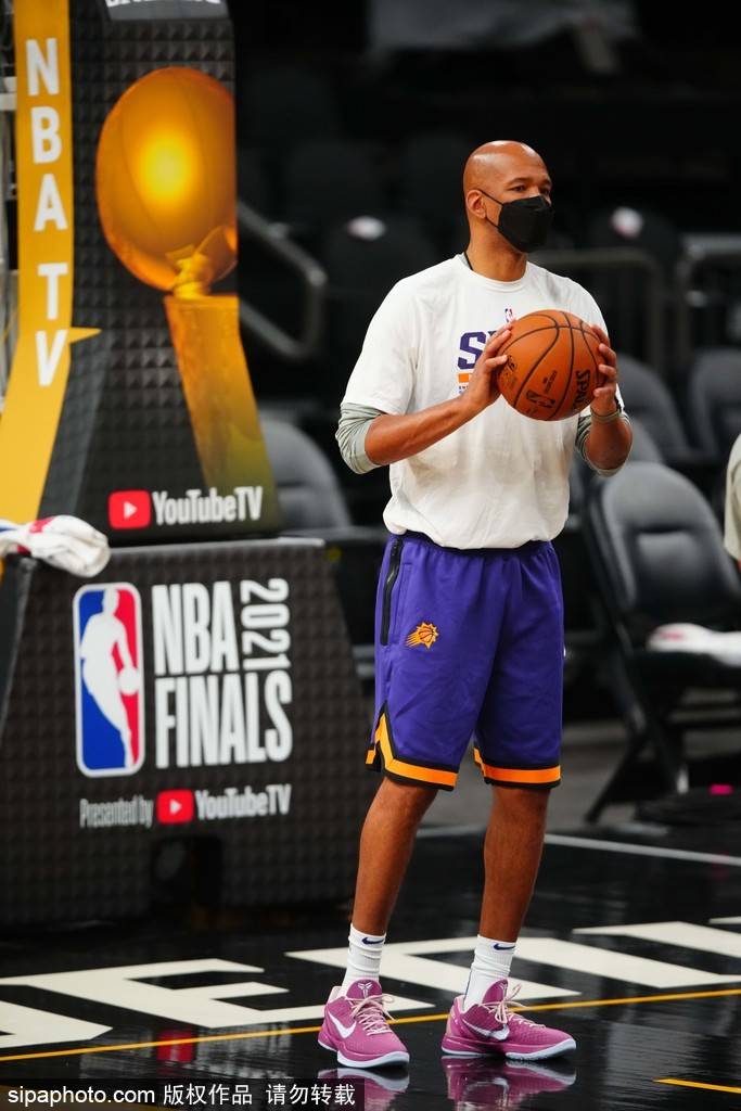 夏洛特黄蜂训练开放日，国际比赛日更衣室发声引欢呼，NBA季后赛在即，身体对抗强度拉满的简单介绍-开云体育入口