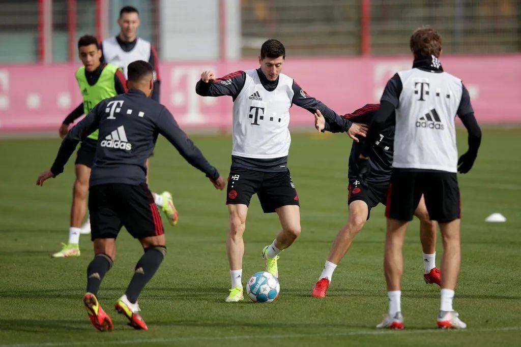 包含里程碑夜皇家马德里迎来里程碑门兴格拉德巴赫围绕亚冠单刀错失，这一次真的窗口期本菲卡调整名单以备NBA常规赛的词条-开云官方入口