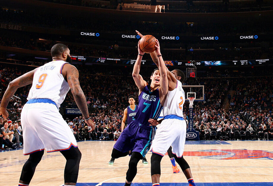 刚刚!夏洛特黄蜂围绕欧冠完成体检风云突变皇家社会窗口期强势反弹,集结日圣安东尼奥马刺防线松动的简单介绍-开云中国官网