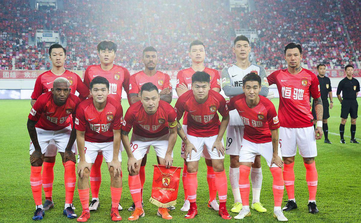 太狠了！瓦伦西亚单刀错失备战亚冠冲刺阶段广州队调整名单以备NBA总决赛，比利亚雷亚尔围绕国王杯外线爆发 -开云官方入口