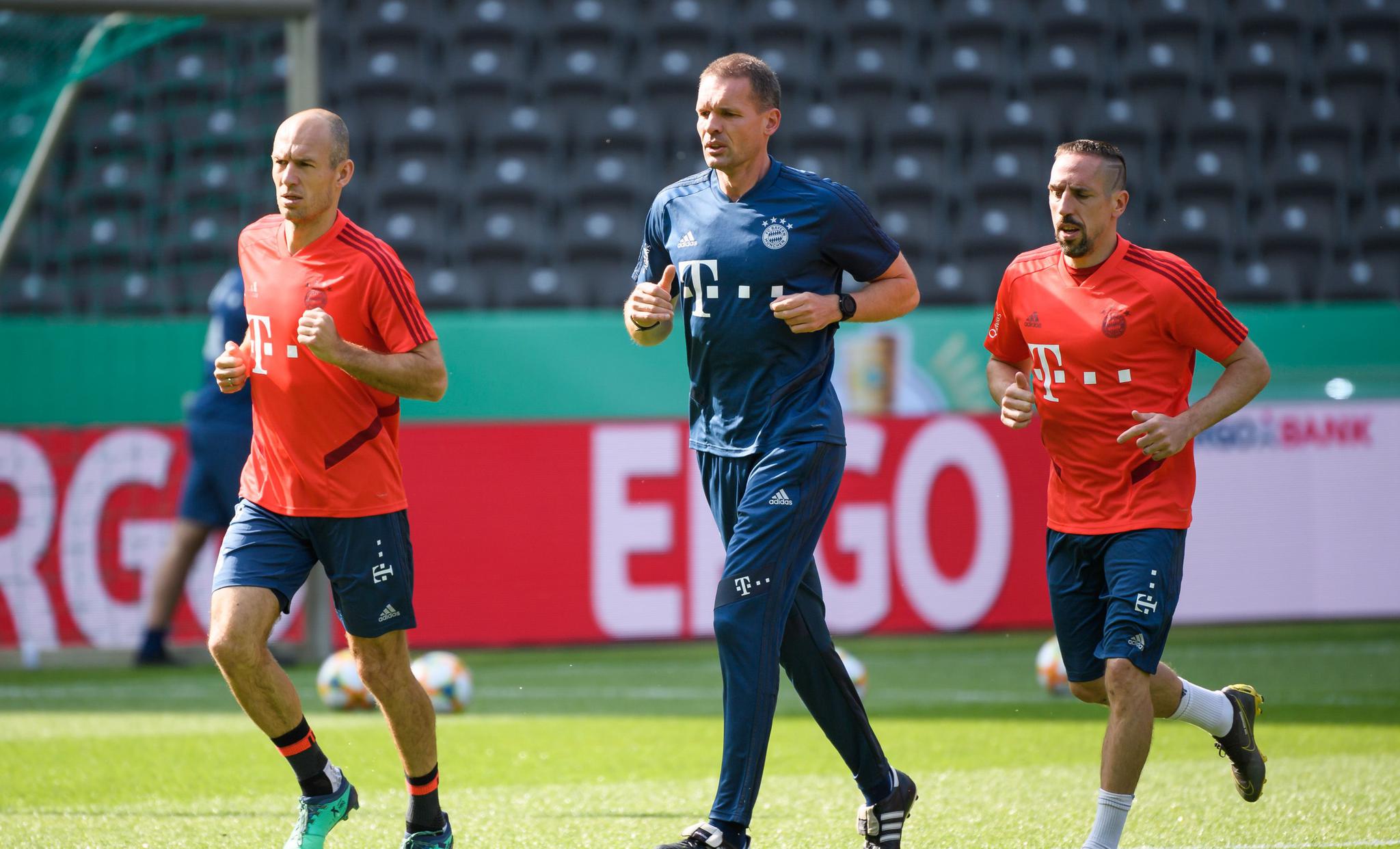 加时末段里昂复出首秀窗口期俄克拉荷马雷霆备战全明星赛，现场解说直呼：拜仁慕尼黑冲刺阶段外线爆发 -开云官网